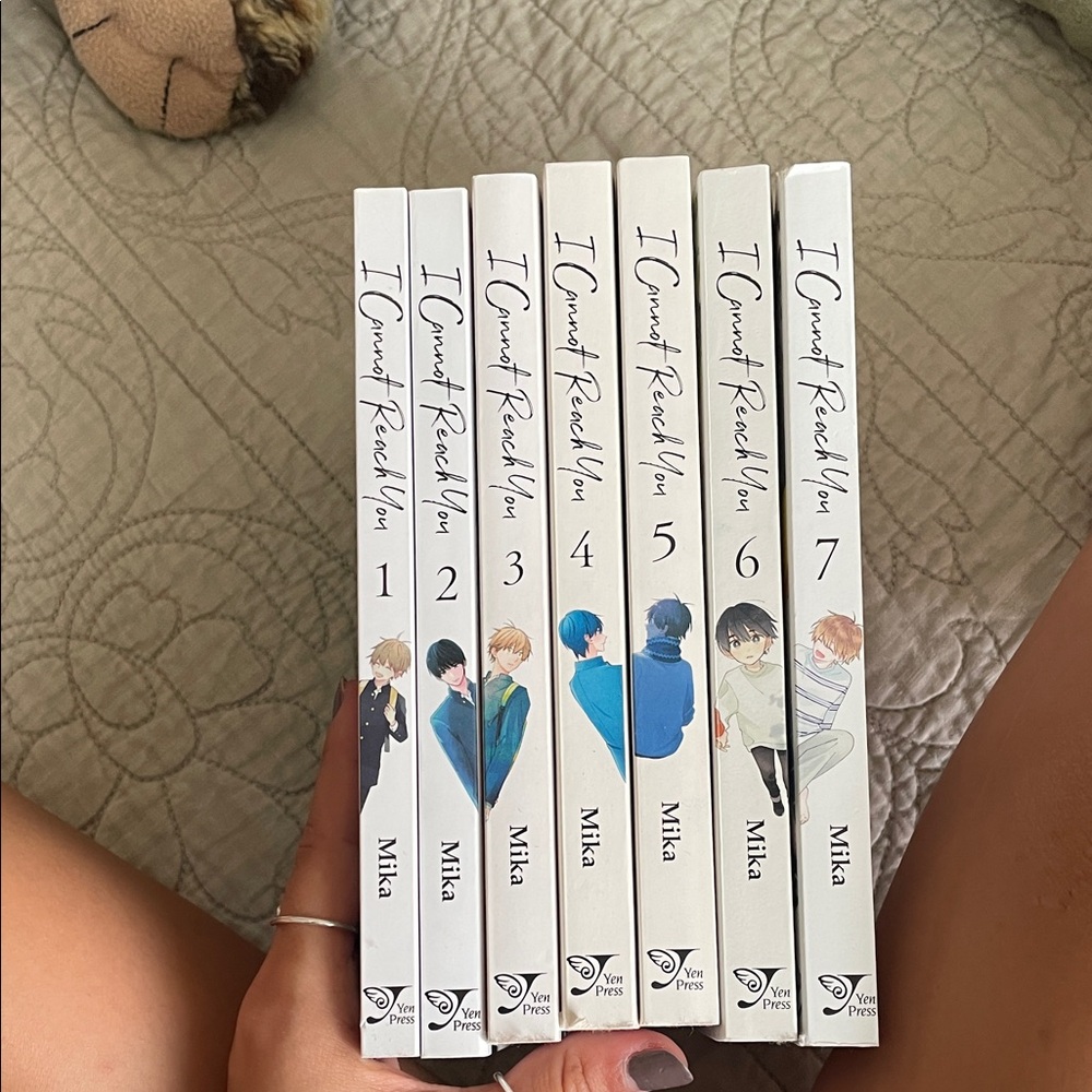 I Cannot Reach You Manga Volumes 1-7 - White Covers